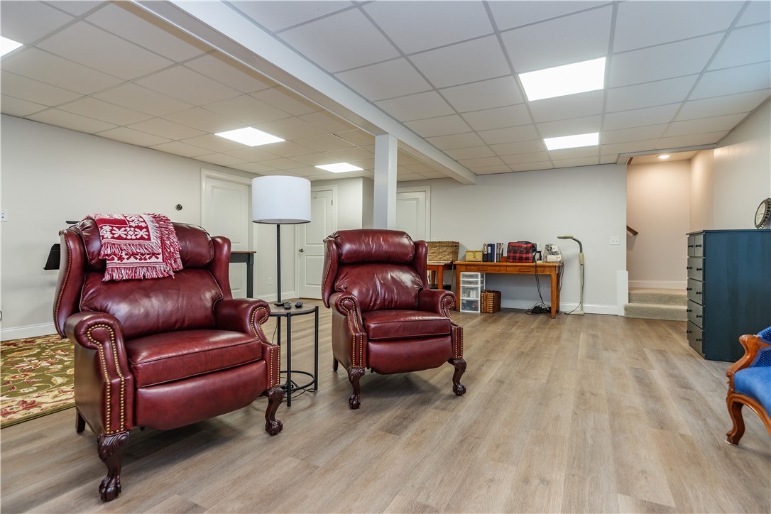 Coventry, Rhode Island 02816, United States, 2 Bedrooms Bedrooms, ,3 BathroomsBathrooms,Residential,Active,192756