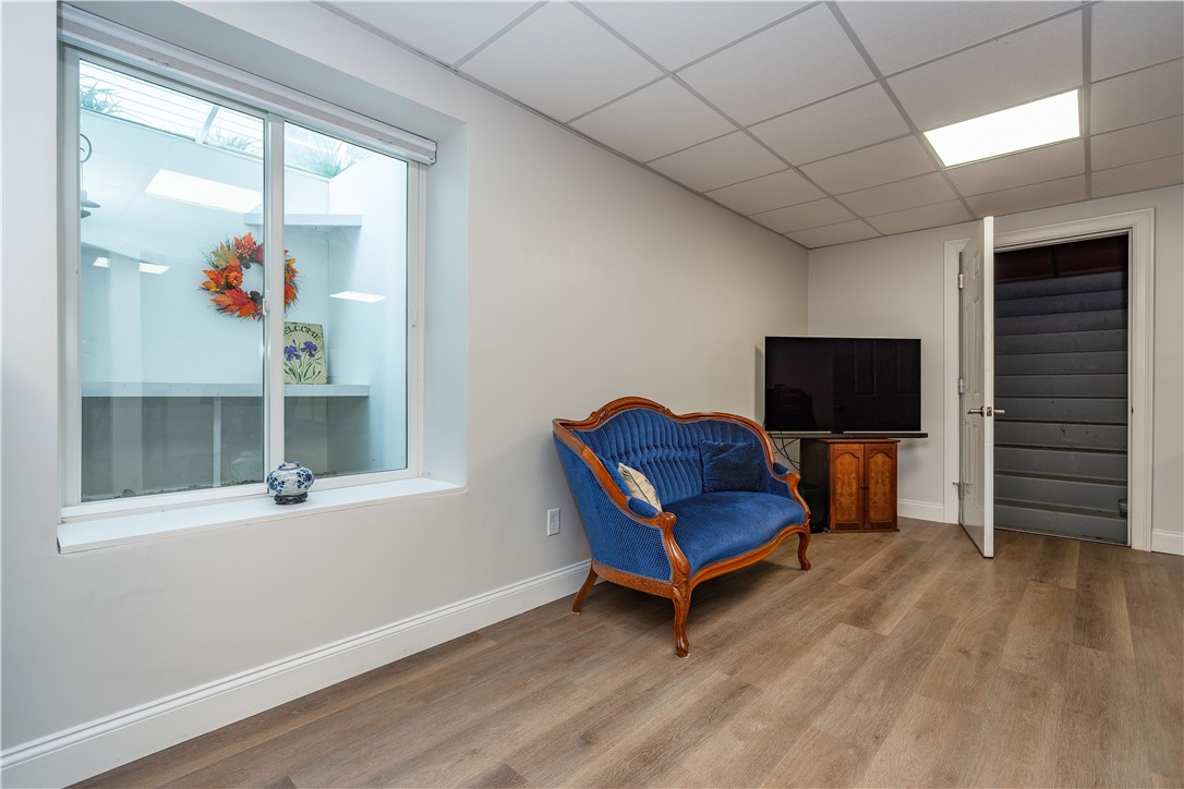 Coventry, Rhode Island 02816, United States, 2 Bedrooms Bedrooms, ,3 BathroomsBathrooms,Residential,Active,192756