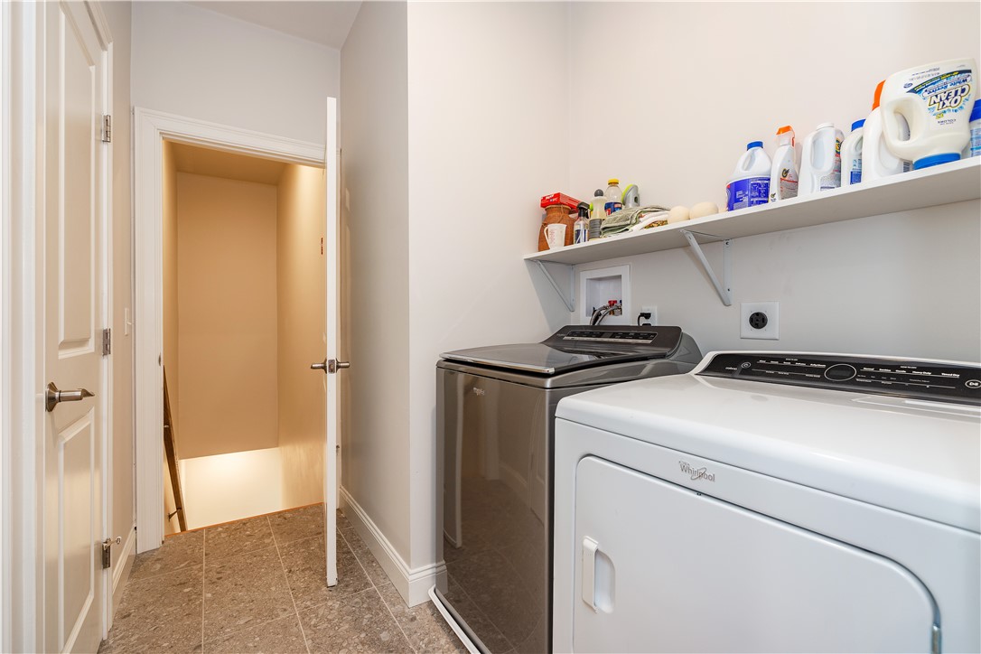 Coventry, Rhode Island 02816, United States, 2 Bedrooms Bedrooms, ,3 BathroomsBathrooms,Residential,Active,192756