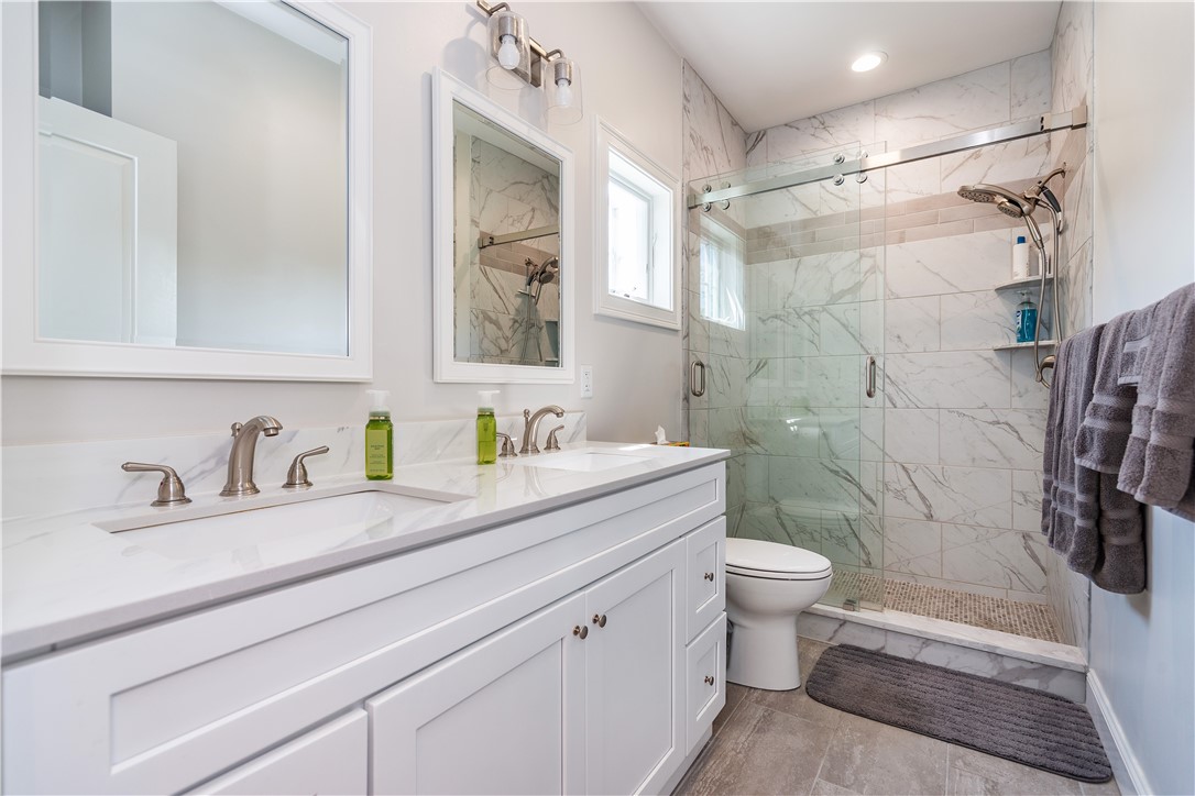 Coventry, Rhode Island 02816, United States, 2 Bedrooms Bedrooms, ,3 BathroomsBathrooms,Residential,Active,192756