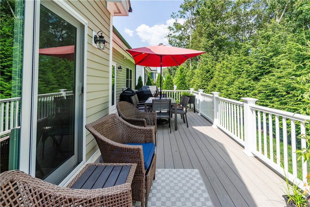 Coventry, Rhode Island 02816, United States, 2 Bedrooms Bedrooms, ,3 BathroomsBathrooms,Residential,Active,192756