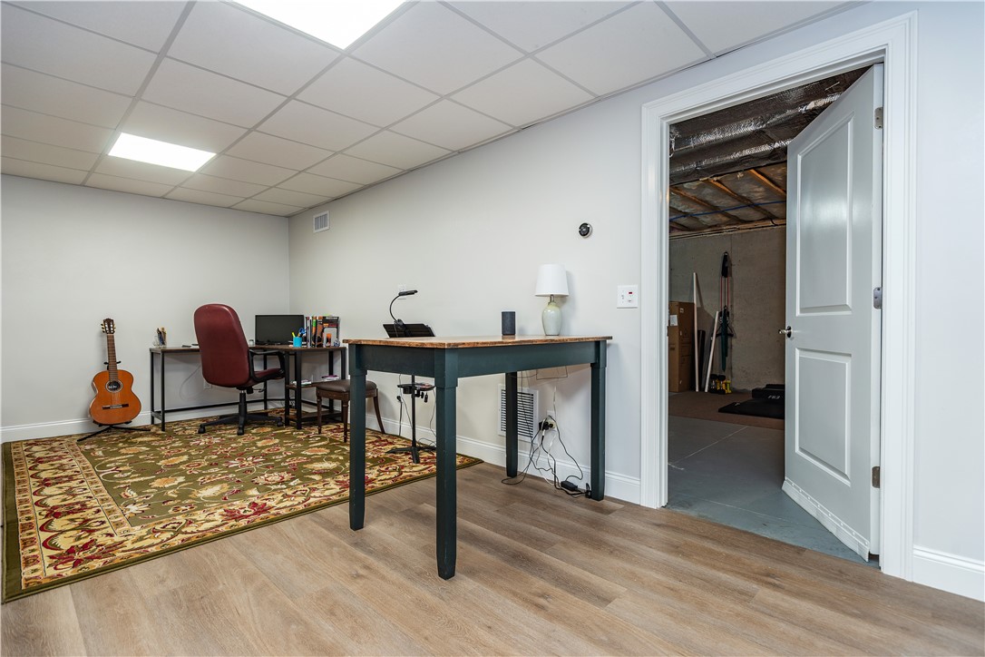 Coventry, Rhode Island 02816, United States, 2 Bedrooms Bedrooms, ,3 BathroomsBathrooms,Residential,Active,192756