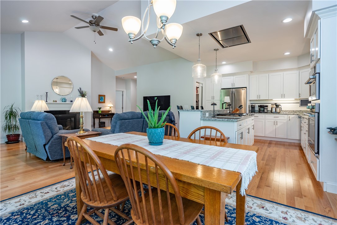 Coventry, Rhode Island 02816, United States, 2 Bedrooms Bedrooms, ,3 BathroomsBathrooms,Residential,Active,192756