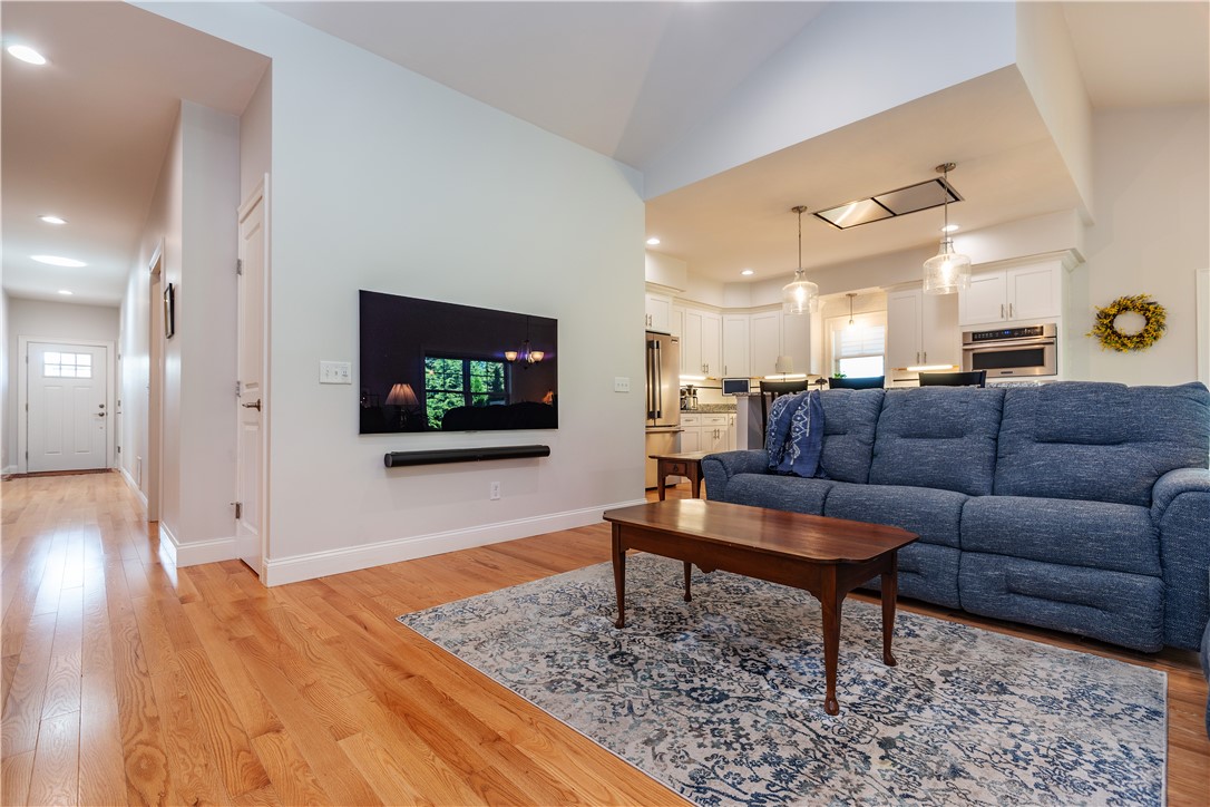 Coventry, Rhode Island 02816, United States, 2 Bedrooms Bedrooms, ,3 BathroomsBathrooms,Residential,Active,192756