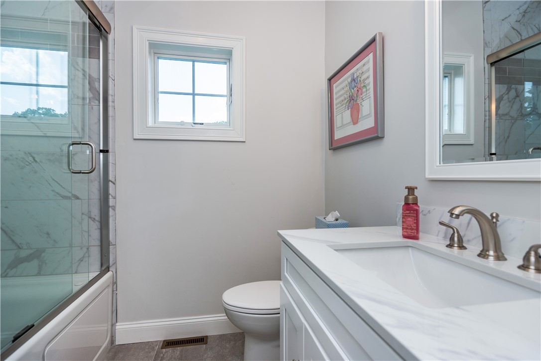 Coventry, Rhode Island 02816, United States, 2 Bedrooms Bedrooms, ,3 BathroomsBathrooms,Residential,Active,192756