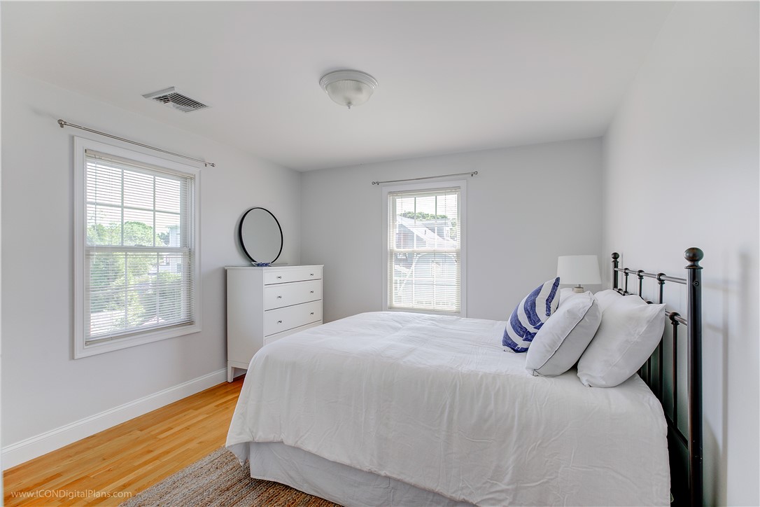 Newport, Rhode Island 02840, United States, 4 Bedrooms Bedrooms, ,2 BathroomsBathrooms,Residential,Active,37580