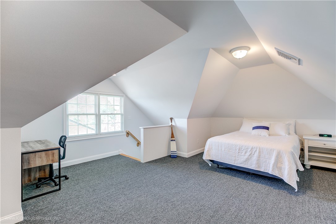 Newport, Rhode Island 02840, United States, 4 Bedrooms Bedrooms, ,2 BathroomsBathrooms,Residential,Active,37580