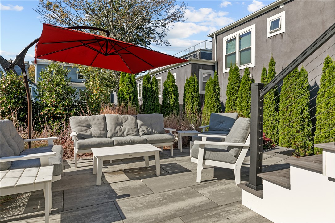 Newport, Rhode Island 02840, United States, 4 Bedrooms Bedrooms, ,2 BathroomsBathrooms,Residential,Active,37580