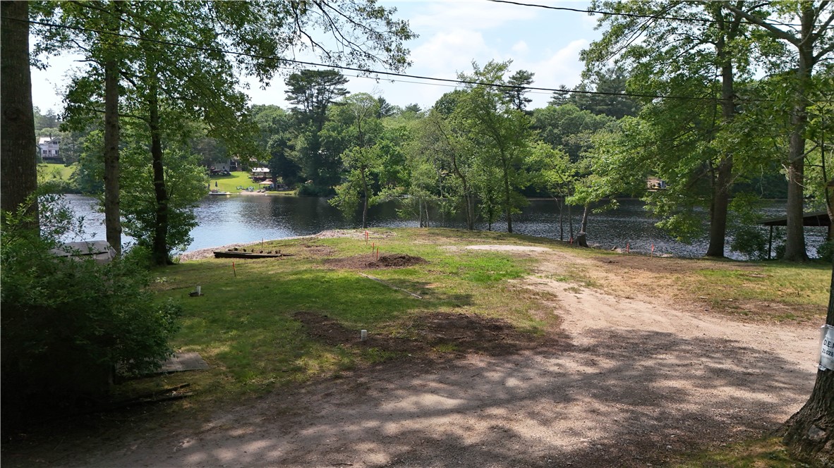 3 Lakeside Drive