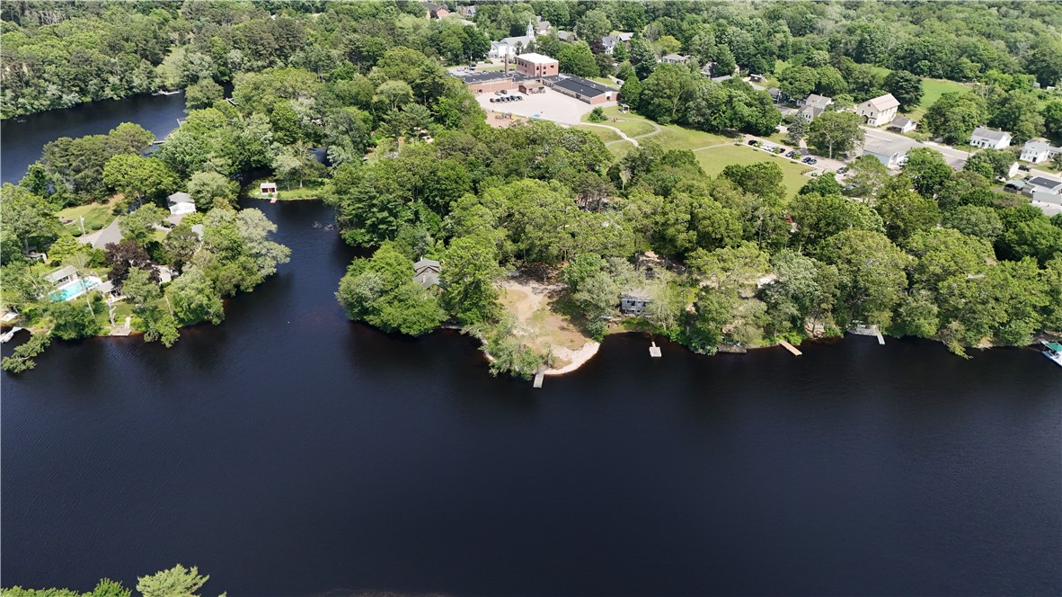 3 Lakeside Drive
