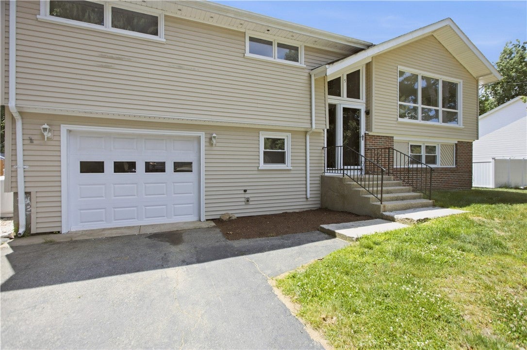 5 Baldwin Drive