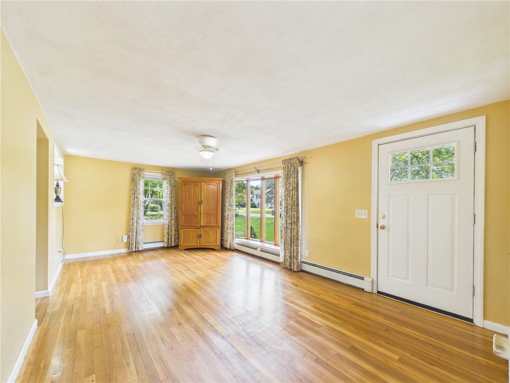 77 Surrey Lane