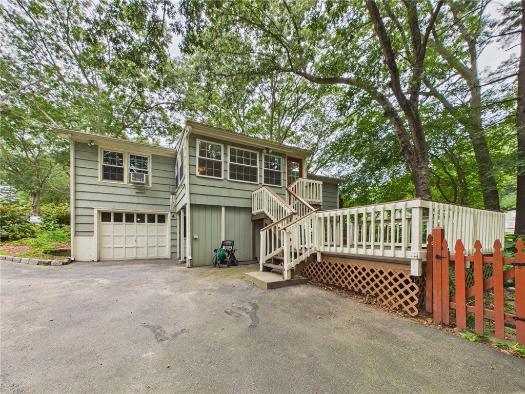 77 Surrey Lane