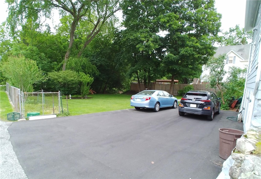 117 Farnum Pike