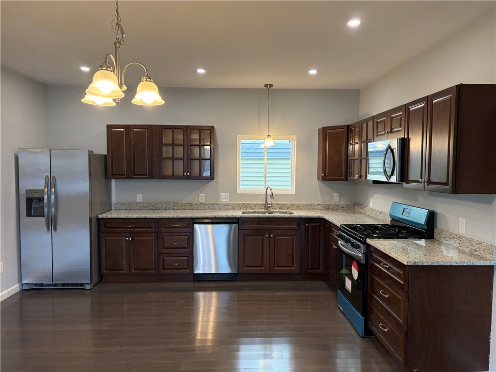 184 Avenue C M2