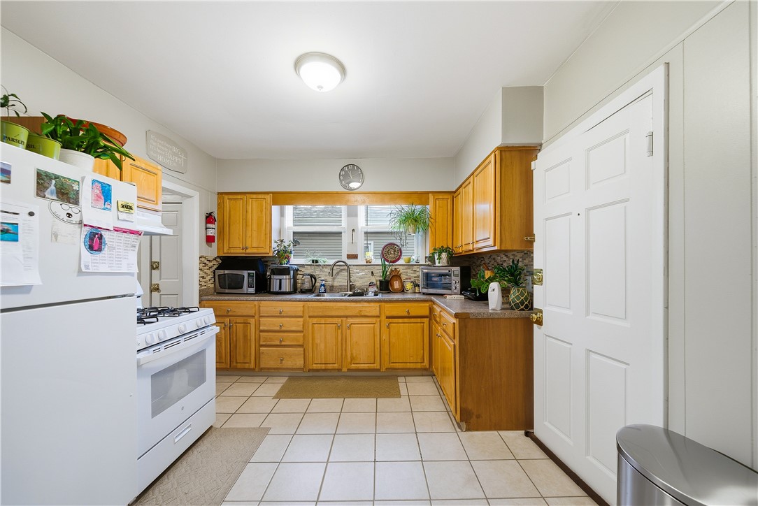 616 Lonsdale Avenue 618