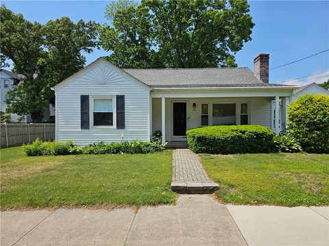 Single Family Residence in Pawtucket RI 176 Columbia Avenue.jpg