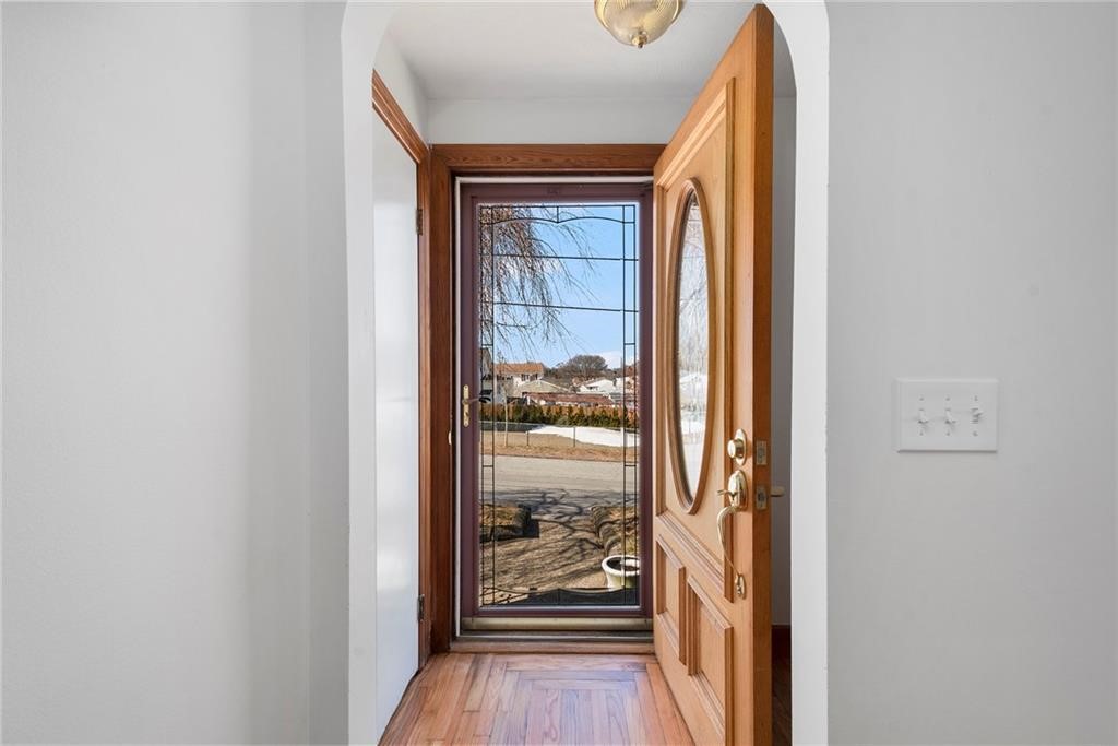 180 Grassmere Avenue