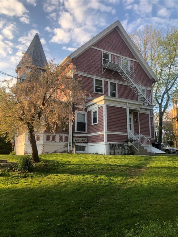 428 Blackstone Street
