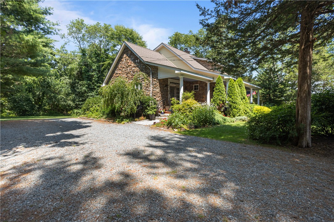 93 B Kickemuit Avenue