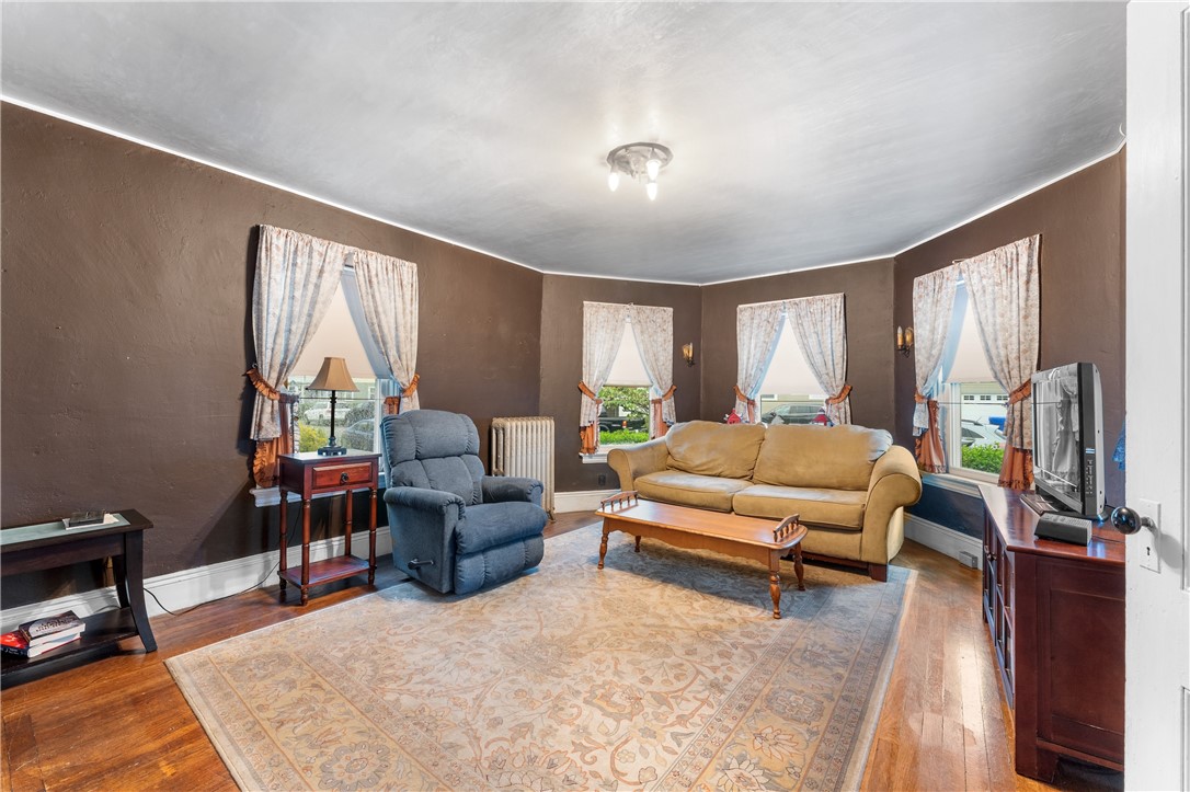 262 Sutton Avenue