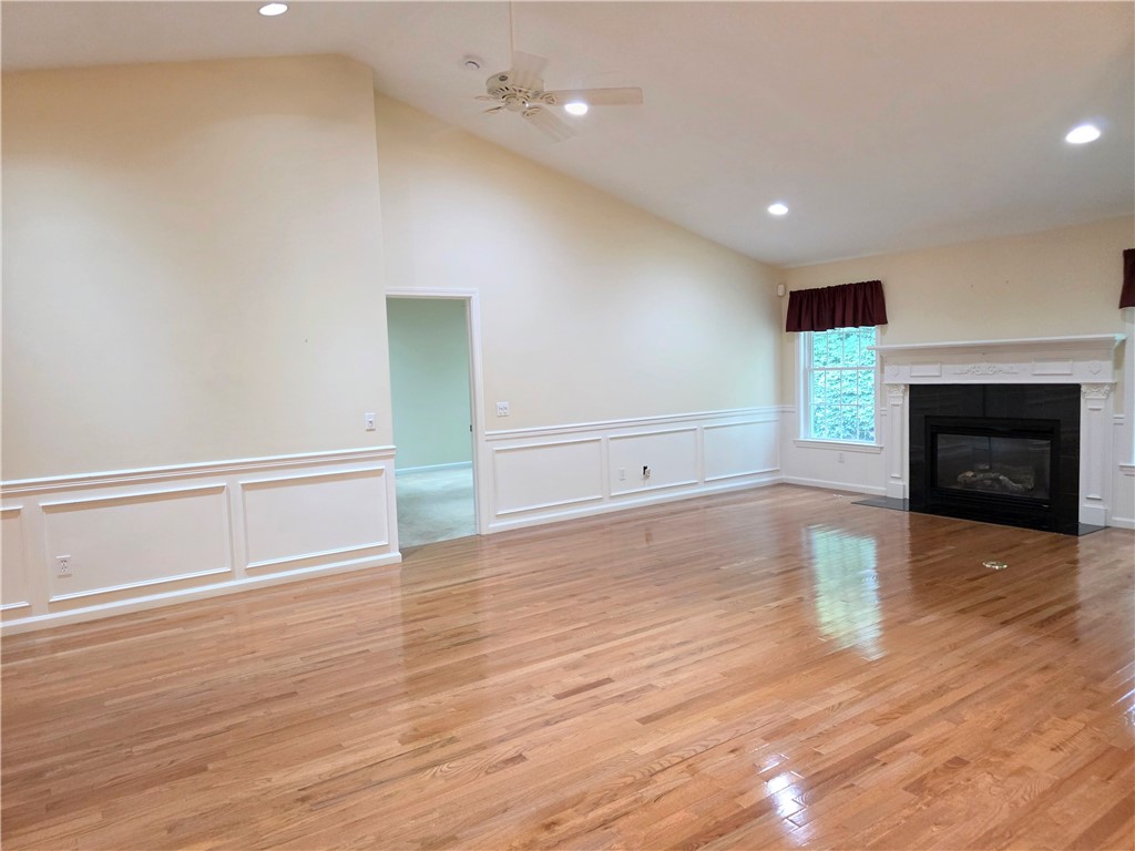 19 West Glen Lane 8