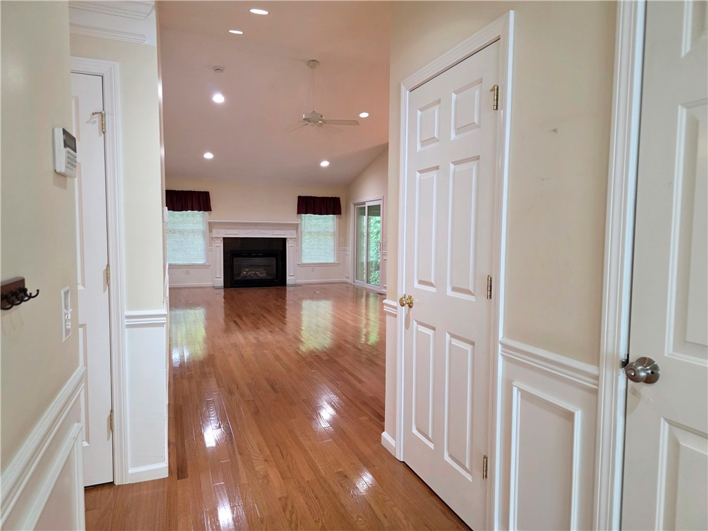 19 West Glen Lane 8