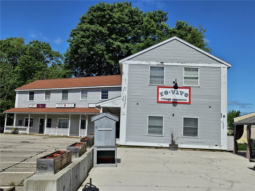 211 Main Street 203