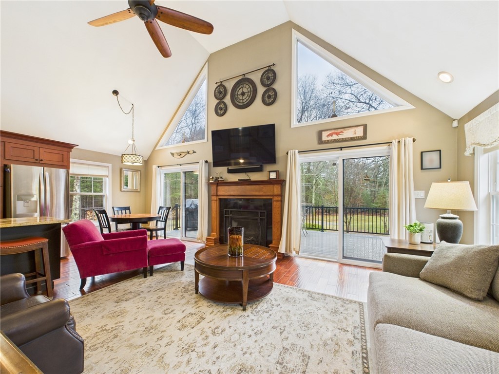 92 Black Plain Road