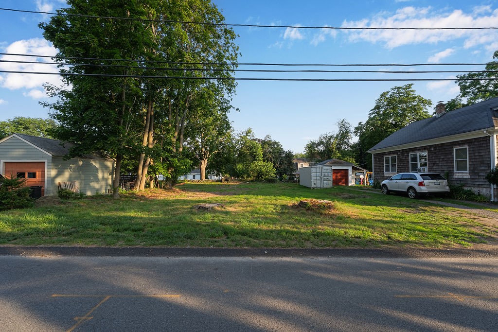 128 Peck Avenue