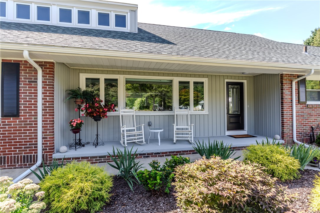 15 Golden View Drive