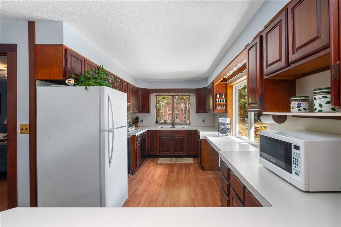 Richmond, Rhode Island 02892, United States, 3 Bedrooms Bedrooms, ,2 BathroomsBathrooms,Residential,Active,233401