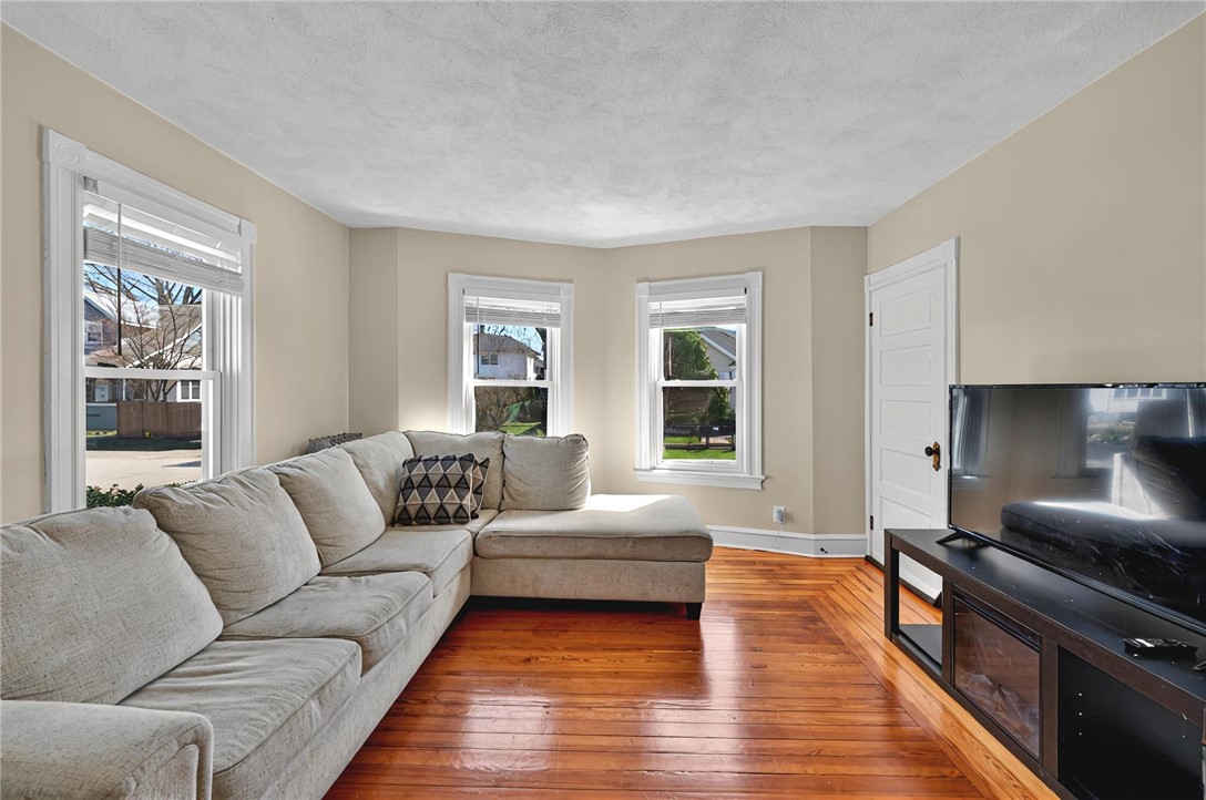 476 Grand Avenue