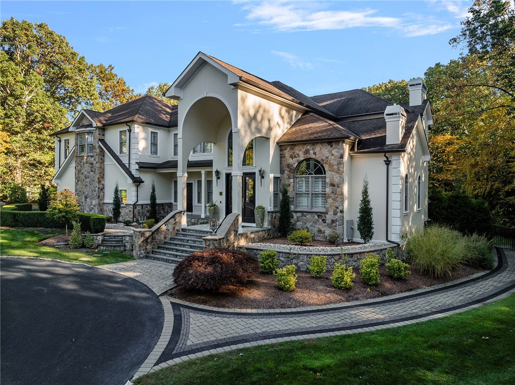 18 Lebaron Court