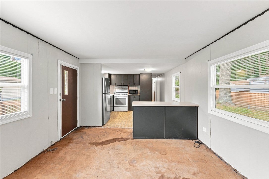 77 Hillside Drive