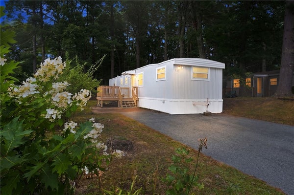 77 HILLSIDE DR, MAPLEVILLE, RI 02839 - Image 7d7eef19e1d760014b6322faf1c8ad4b/201612192