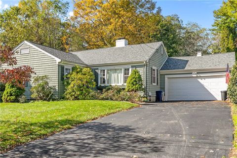 15 Frederick Drive Barrington RI 02806