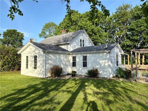 39 Union Street East Greenwich RI 02818