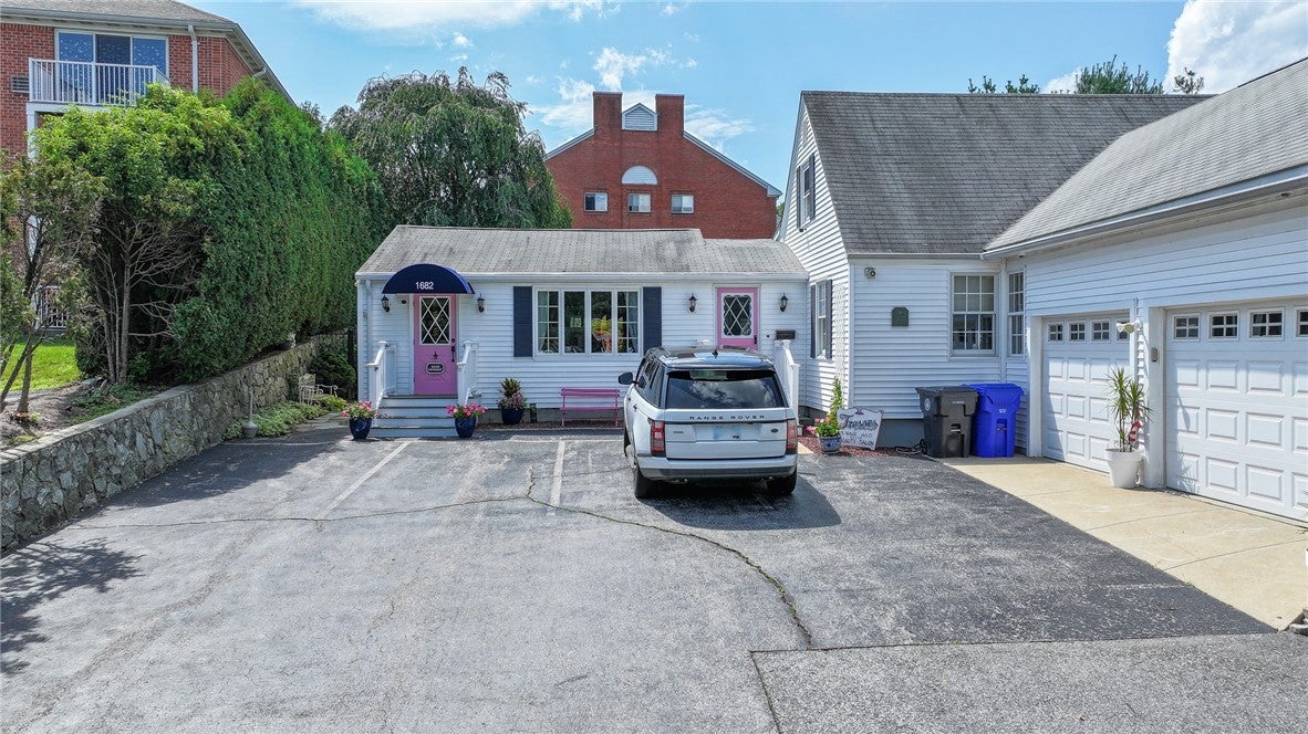 1682 Douglas Avenue