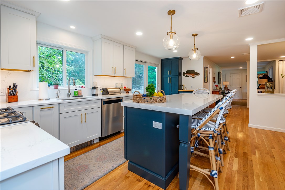 North Kingstown, Rhode Island 02852, United States, 4 Bedrooms Bedrooms, ,4 BathroomsBathrooms,Residential,Active,174927