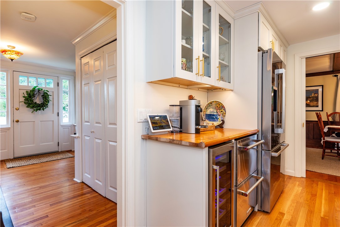 North Kingstown, Rhode Island 02852, United States, 4 Bedrooms Bedrooms, ,4 BathroomsBathrooms,Residential,Active,174927