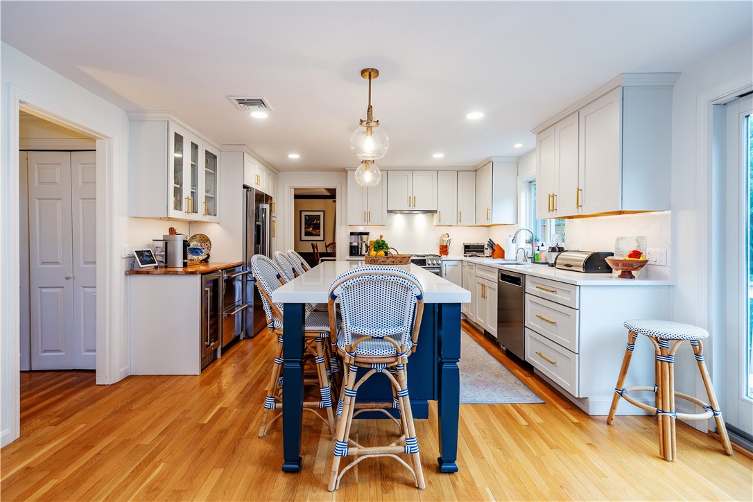 North Kingstown, Rhode Island 02852, United States, 4 Bedrooms Bedrooms, ,4 BathroomsBathrooms,Residential,Active,174927