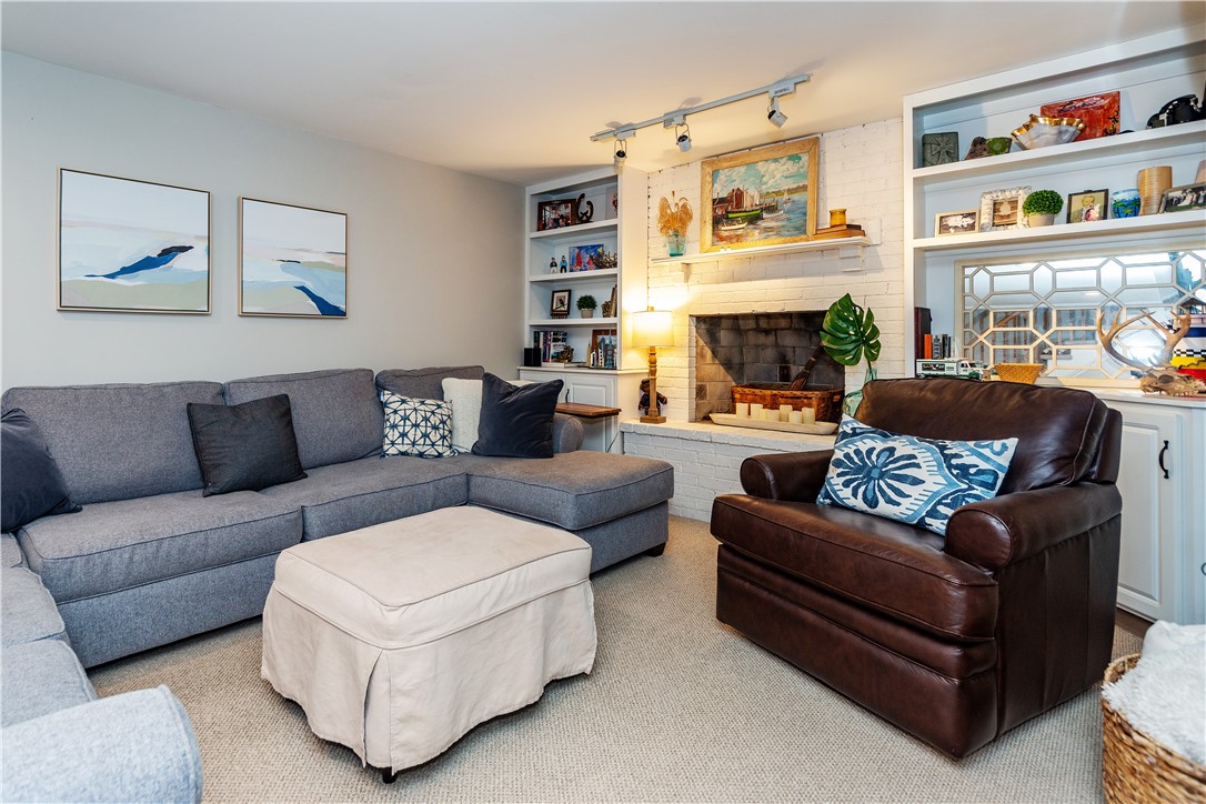 North Kingstown, Rhode Island 02852, United States, 4 Bedrooms Bedrooms, ,4 BathroomsBathrooms,Residential,Active,174927