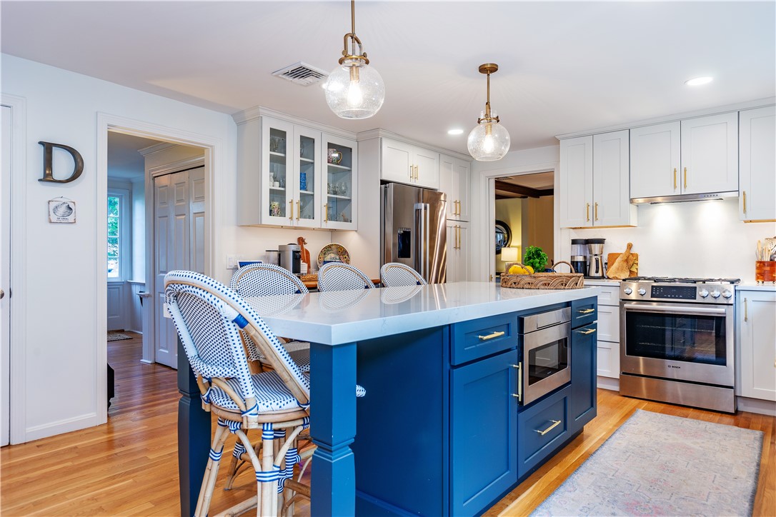 North Kingstown, Rhode Island 02852, United States, 4 Bedrooms Bedrooms, ,4 BathroomsBathrooms,Residential,Active,174927