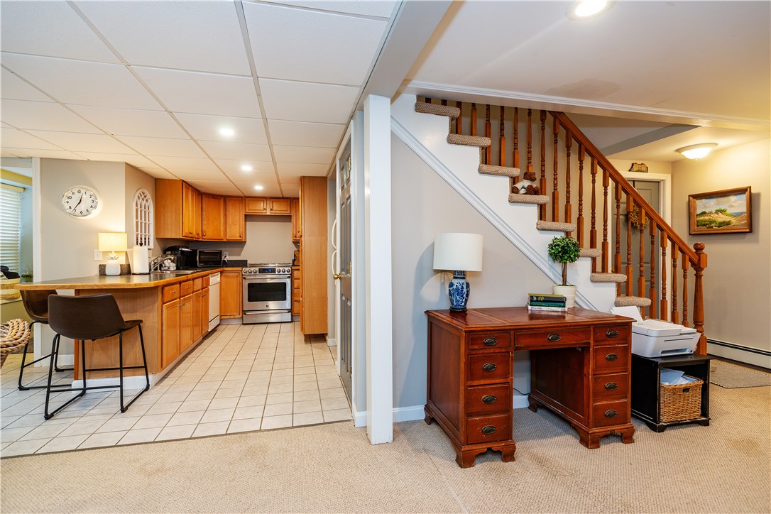 North Kingstown, Rhode Island 02852, United States, 4 Bedrooms Bedrooms, ,4 BathroomsBathrooms,Residential,Active,174927