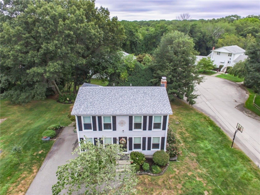 18 Woodcrest Drive