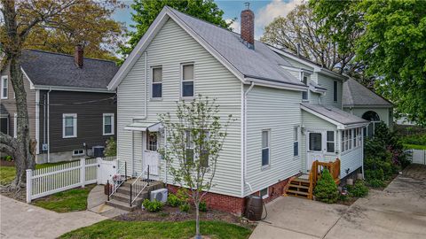 Multi Family in Lincoln RI 5 Arnold Avenue.jpg