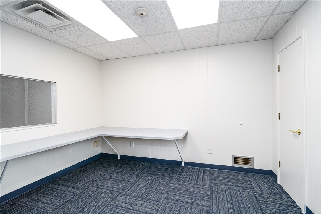 63 Eddie Dowling Highway 1