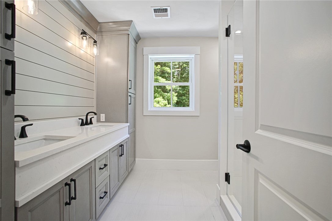 15 Tuscan Ct, Cumberland, RI, 02864, USA, 4 Bedrooms Bedrooms, ,4 BathroomsBathrooms,Residential,Active,15 Tuscan Ct,1418913