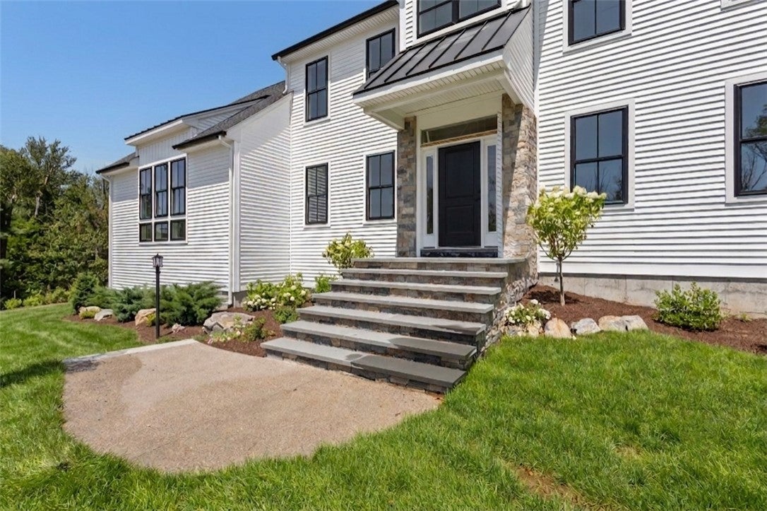 15 Tuscan Court